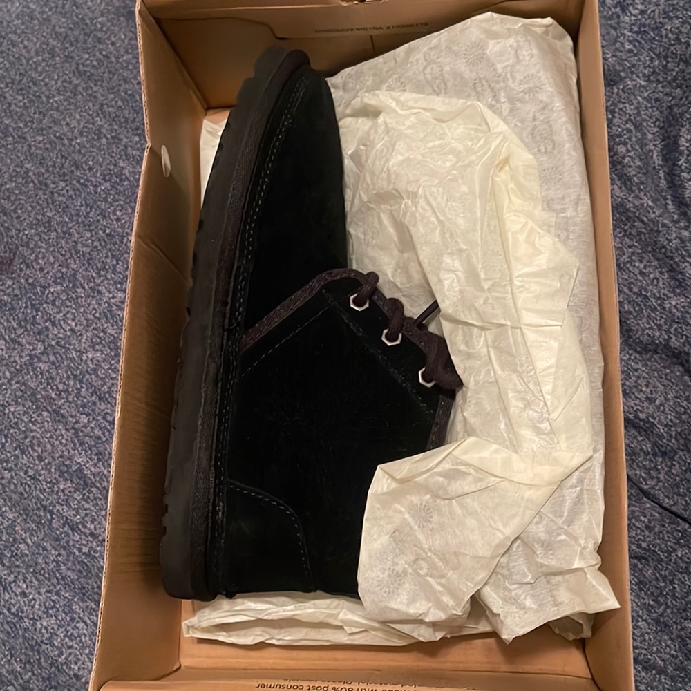 Boy Uggs (all Black)